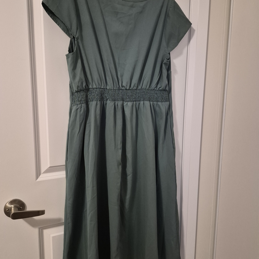 BloomChic Elegant Sage Green Cap Sleeve Midi Dress - Picture 2 of 9